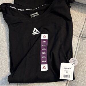Reebok NWT  Men's Black Tee